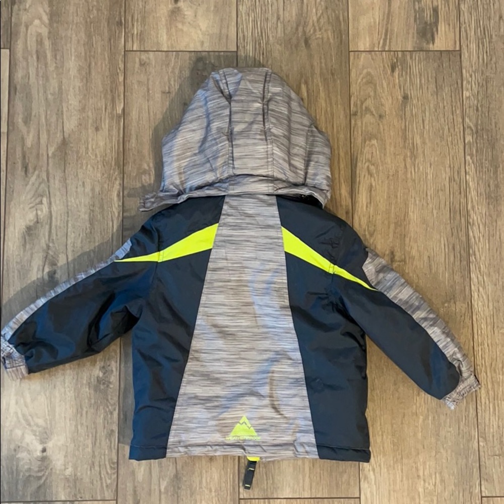 Snow coat - Picture 4 of 4